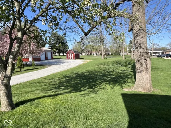 1208 S Walnut ST, Seymour, IN 47274