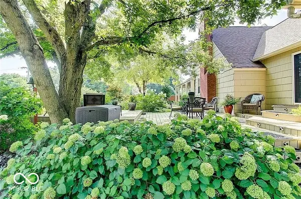 5055 Willow RD, Zionsville, IN 46077