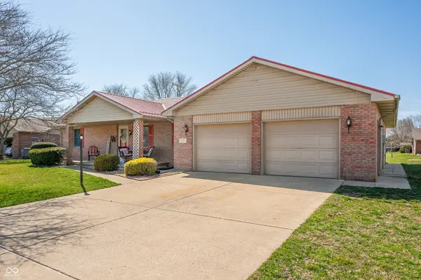 416 Hedge CT W, Seymour, IN 47274