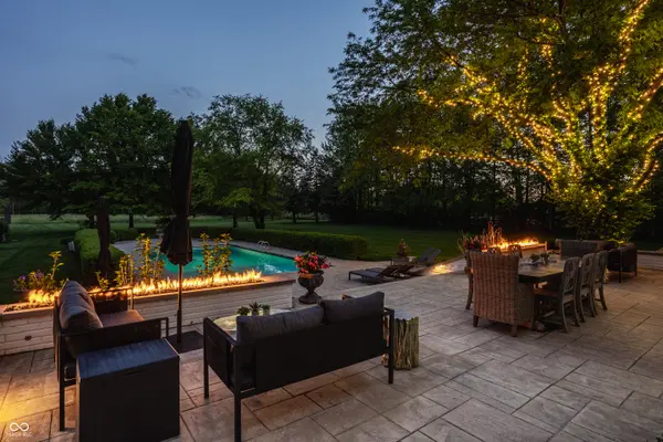 8155 Hunt Club RD, Zionsville, IN 46077