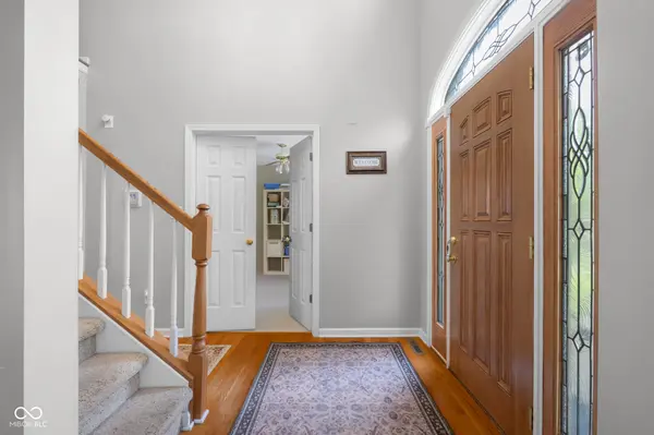 933 Hummingbird LN, Columbus, IN 47203