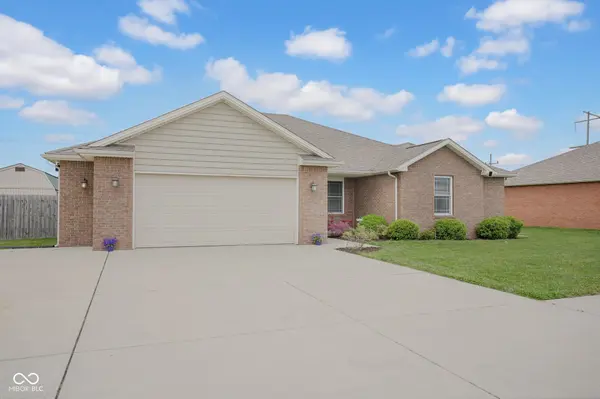 5985 Spring Meadow LN, Seymour, IN 47274
