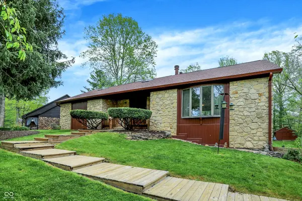 3875 Arrowhead CT, Greenfield, IN 46140