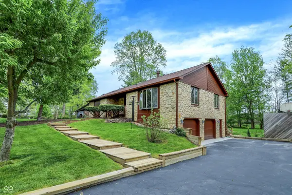 3875 Arrowhead CT, Greenfield, IN 46140