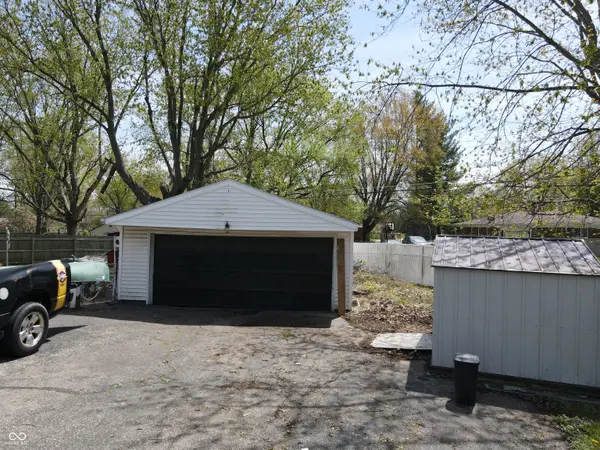 1029 Price RD, Avon, IN 46123