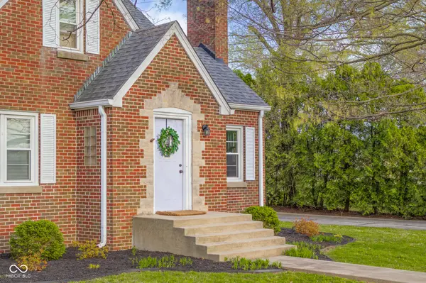 3221 Washington ST, Columbus, IN 47203