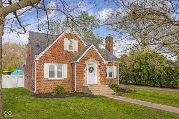 3221 Washington ST, Columbus, IN 47203
