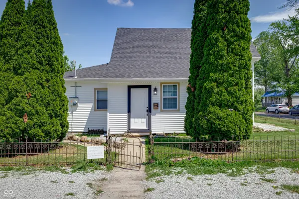 2402 N B ST, Elwood, IN 46036