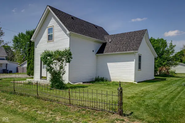 2402 N B ST, Elwood, IN 46036