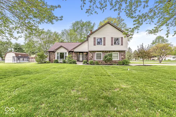 1106 Fox Trail DR W, New Palestine, IN 46163