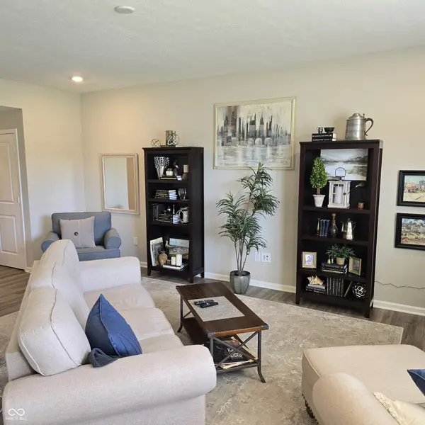 6403 Yuma CT, Whitestown, IN 46075