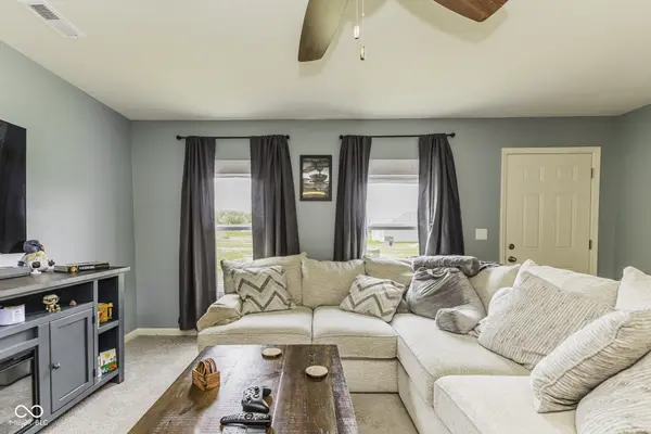 1415 E Locke DR, Albany, IN 47320