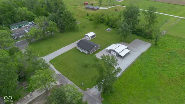 1295 Colonial DR, Seymour, IN 47274