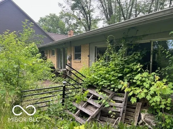 130 Napanee DR, Carmel, IN 46032