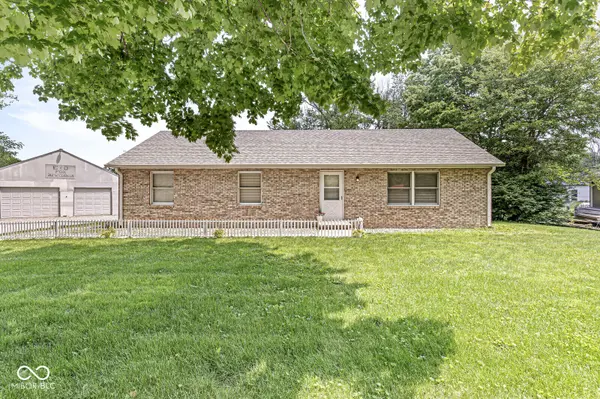312 W Clark LN, Fairland, IN 46126
