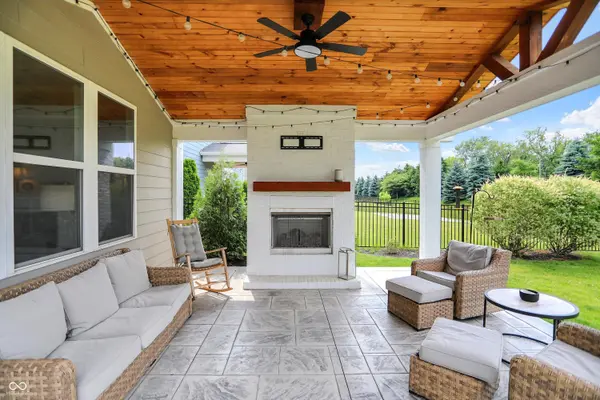 848 Silverheels DR, Westfield, IN 46074