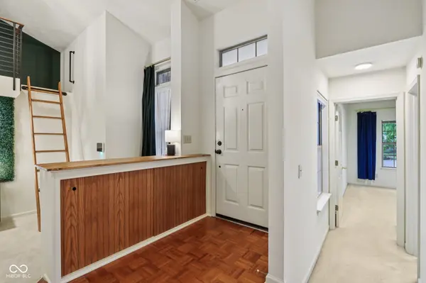 4933 Common Vista WAY, Indianapolis, IN 46220