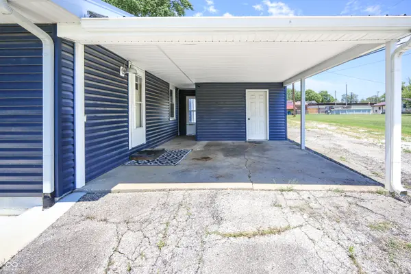 414 South ST, Hope, IN 47246
