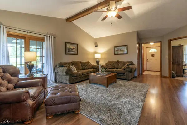 421 Kingsway CT, Mooresville, IN 46158