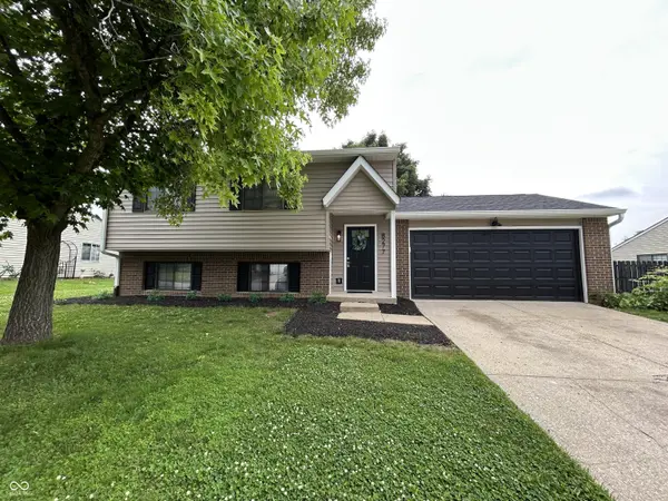 8277 N Waterford DR,  Columbus,  IN 47201
