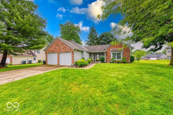 3025 Sable Ridge LN, Greenwood, IN 46142
