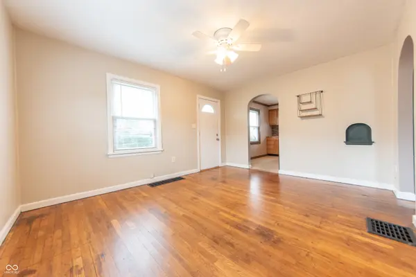 2249 Maple ST, Columbus, IN 47201