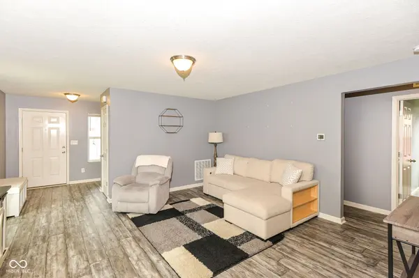 5775 Bluff View LN, Whitestown, IN 46075