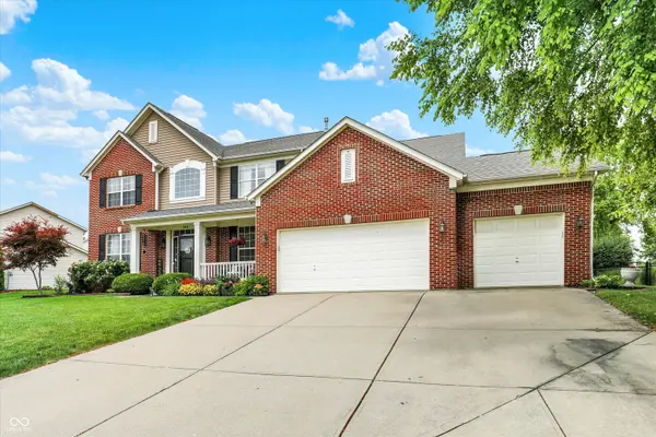 564 Gainesway DR N, Greenwood, IN 46142
