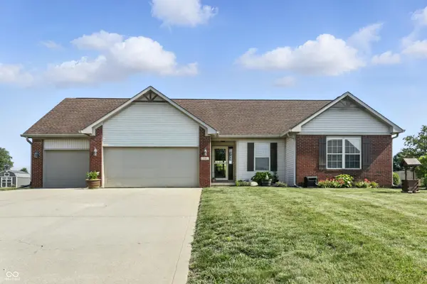 2308 E Mill Stream DR, Greenfield, IN 46140