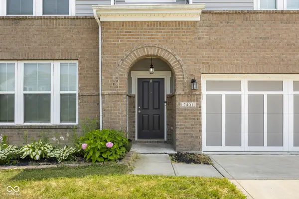 2401 Creek Bank DR, Columbus, IN 47201