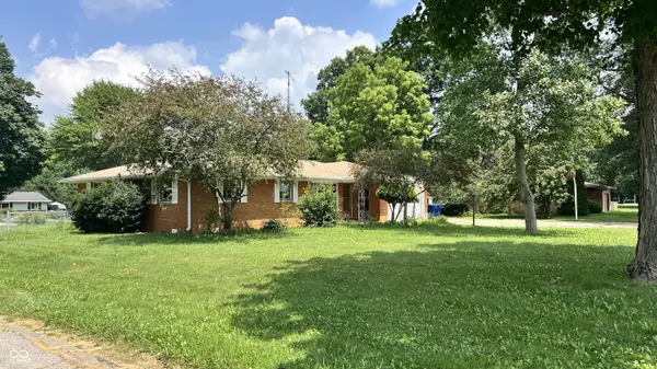 6910 W Cornbread RD, Yorktown, IN 47396