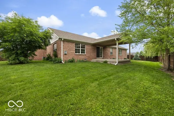 2407 Prestwick CT, Lebanon, IN 46052