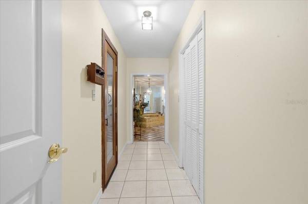 11609 CARROLLWOOD DR, Tampa, FL, 33618 photo 84