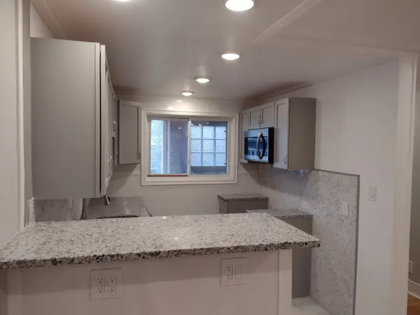 651 South BLVD #5, Oak Park, IL 60302