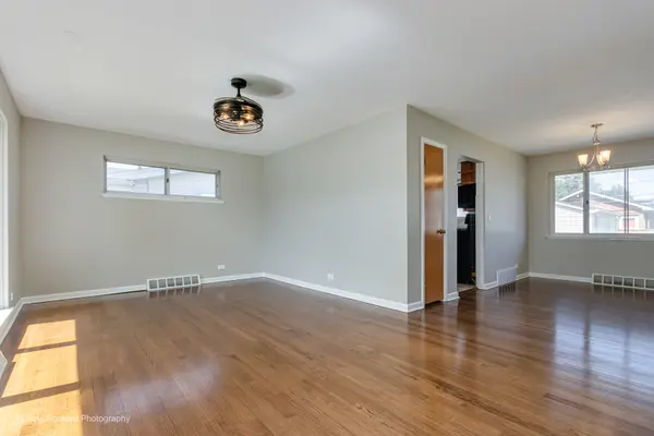 10830 Hastings ST, Westchester, IL 60154