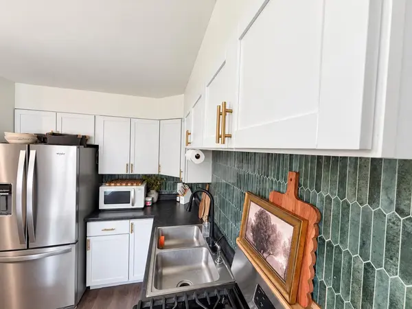 1609 Maple Garden DR, La Porte, IN 46350