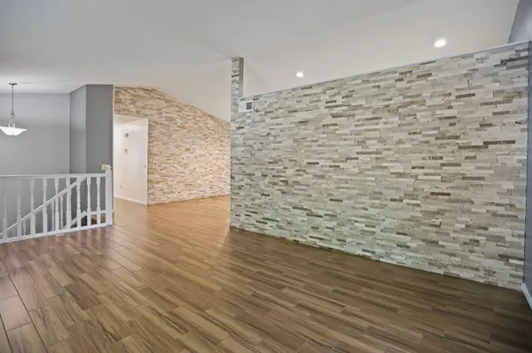 1242 Aldrich WAY, Faribault, MN 55021