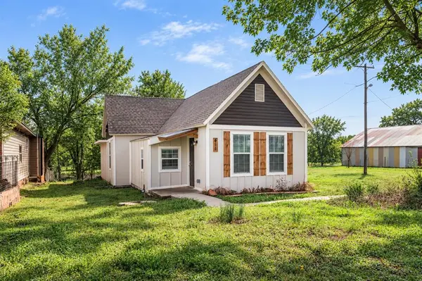 411 W Springer AVE, Guthrie, OK 73044