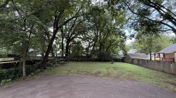 1225 N Spring St #B, Murfreesboro, TN 37130