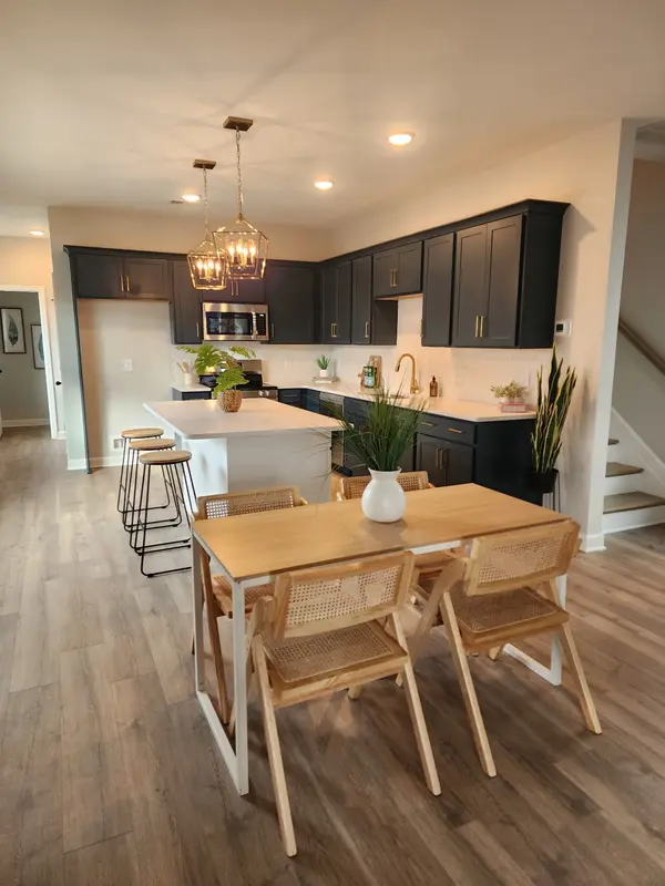 416 Queen Ln, Gallatin, TN 37066