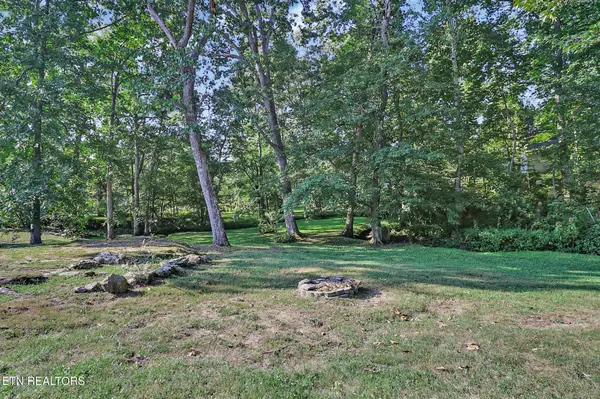329 Dillon St, Crossville, TN 38555
