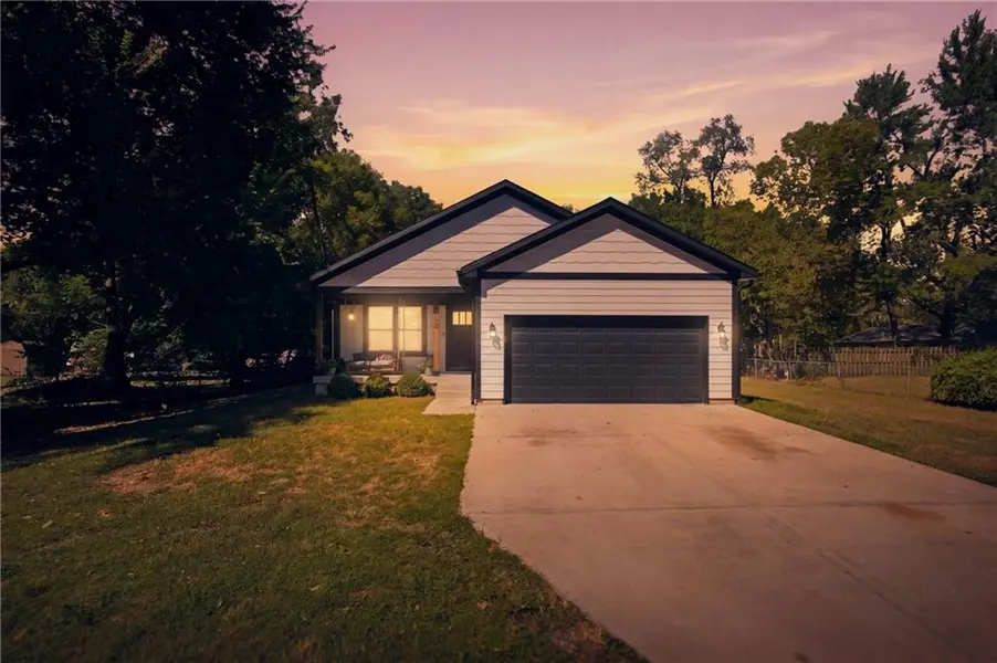 106 S 4th st ST, Cleveland, MO 64734