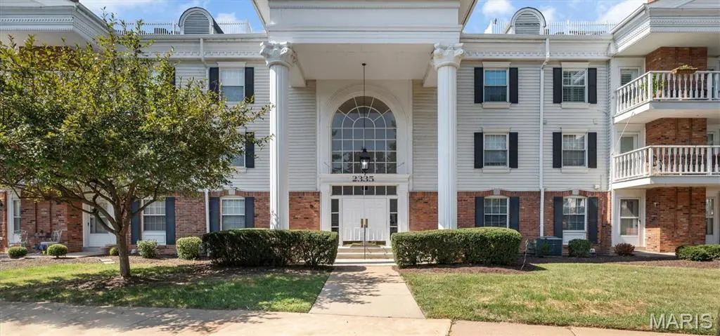 2335 Manor Grove DR #10, Chesterfield, MO 63017