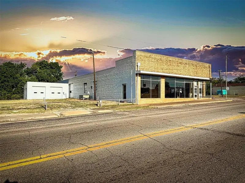 1201 Manvel AVE, Chandler, OK 74834