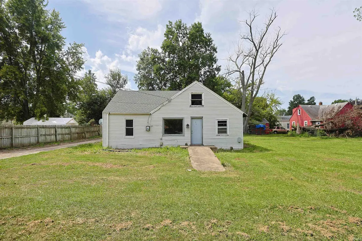 111 N Grand ST, Lakeville, IN 46536
