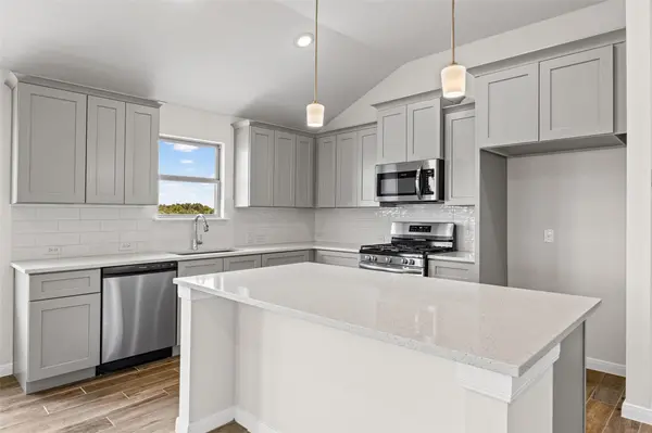 134 Arena DR, Liberty Hill, TX 78642