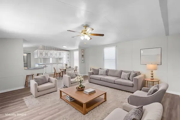 915 Austin ST, Kingsland, TX 78639
