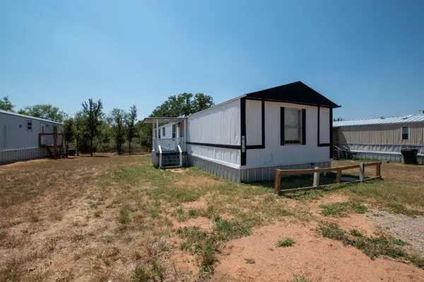915 Austin ST, Kingsland, TX 78639