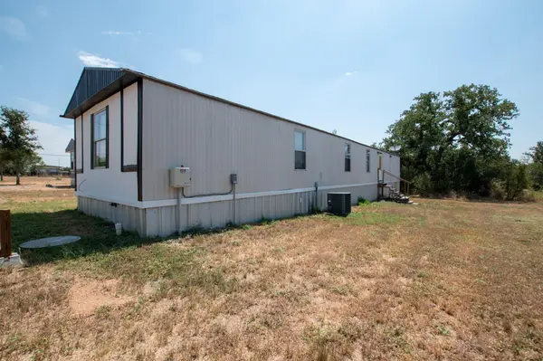 915 Austin ST, Kingsland, TX 78639