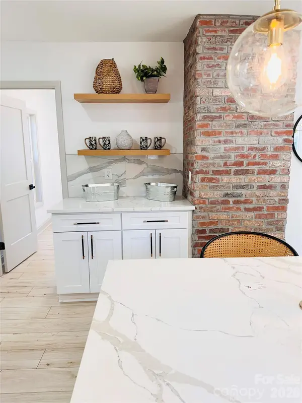 1906 Ashley RD, Charlotte, NC 28208
